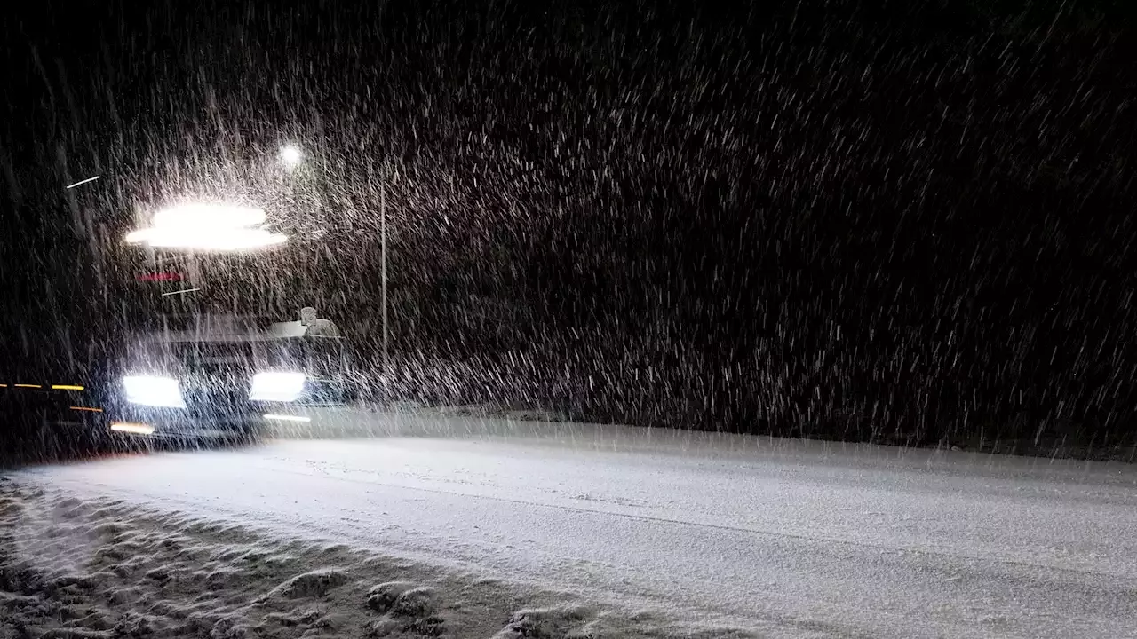 Snöoväder i norra Sverige – kommuner stänger skolorna
