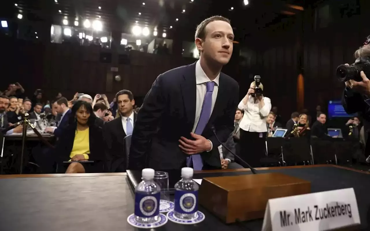 Peruano demanda a Zuckerberg por dejarlo un mes sin Facebook