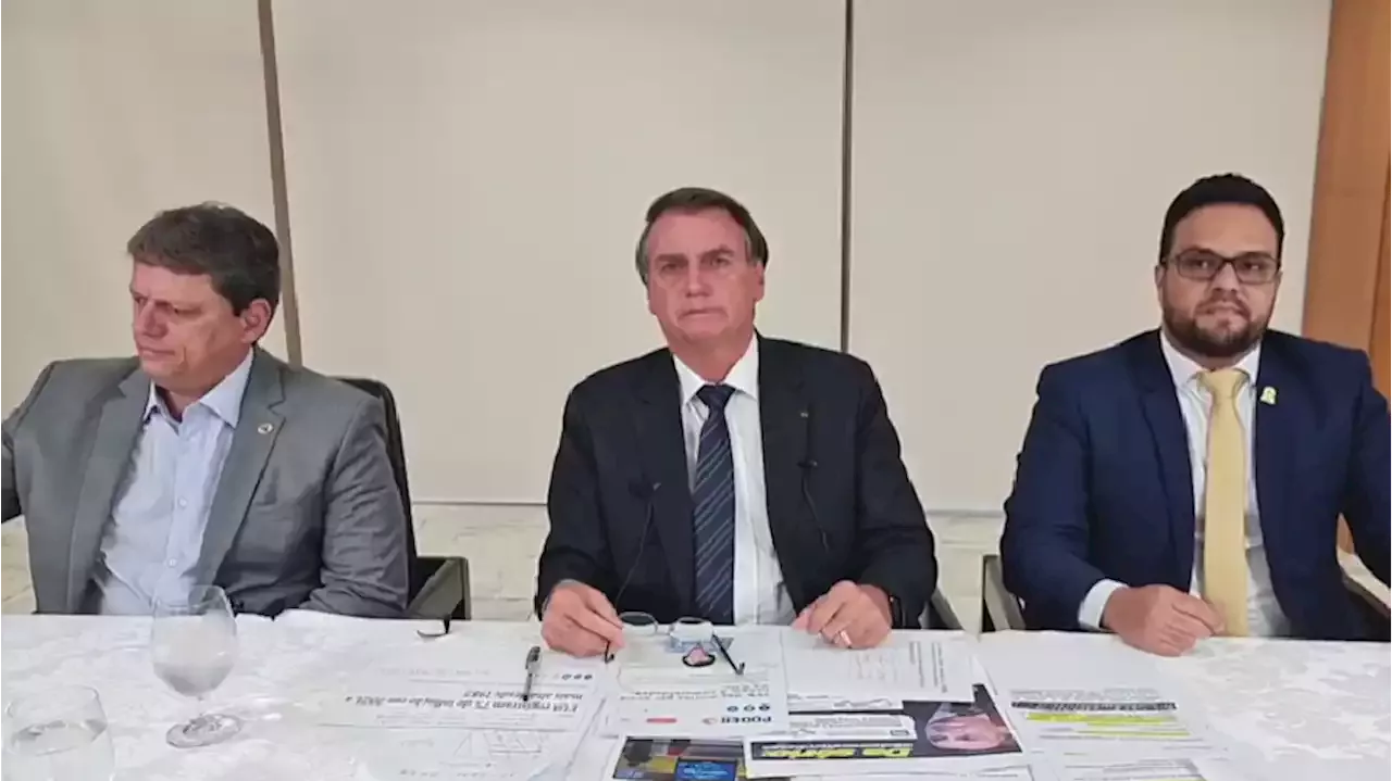 Bolsonaro distorce estudo para defender divulgação de mortes por Covid ligadas a comorbidades - ISTOÉ Independente