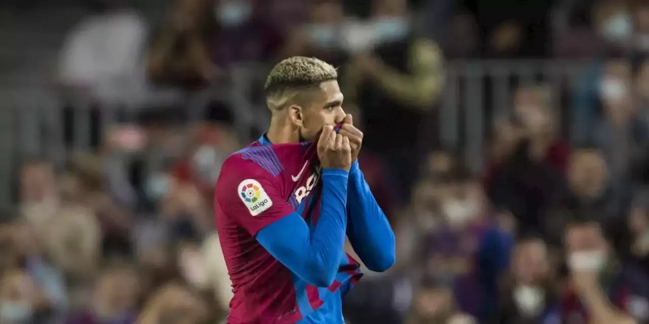 El representante de Araujo deja claro que solo quiere seguir en el Barça