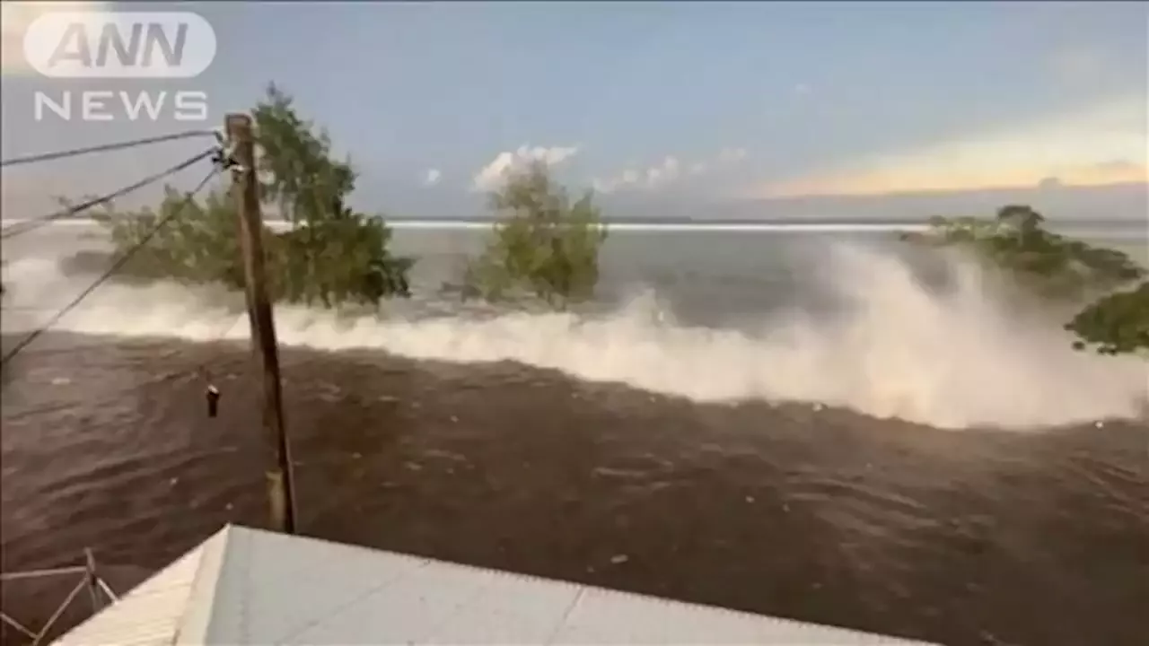 津波がトンガに押し寄せた瞬間映像 1 2mを観測 テ レ 朝news 大規模噴火