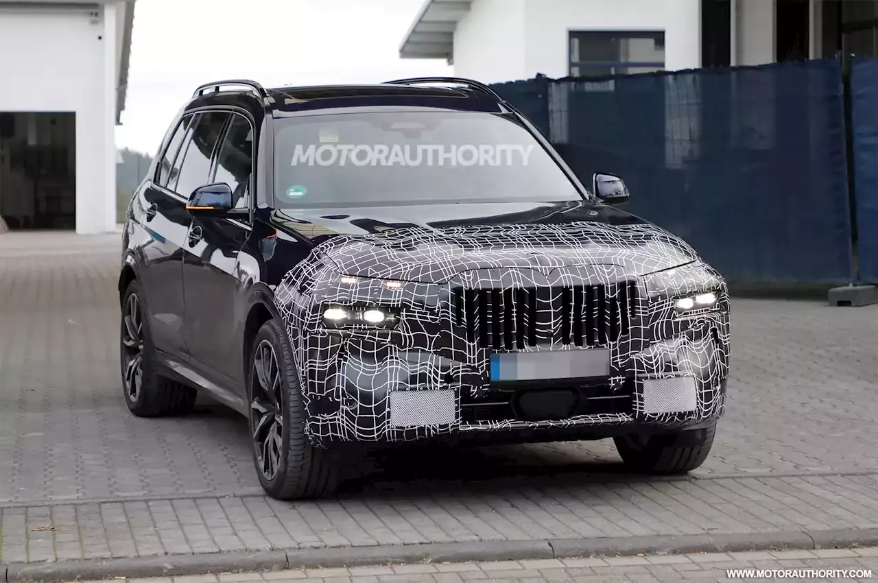 2023 BMW X7 spy shots and video: Heavy styling update set for big SUV