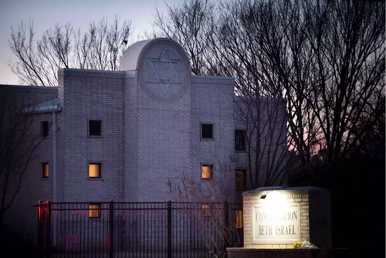 Texas Synagogue Holds Services After Rabbi And Others Held Hostage