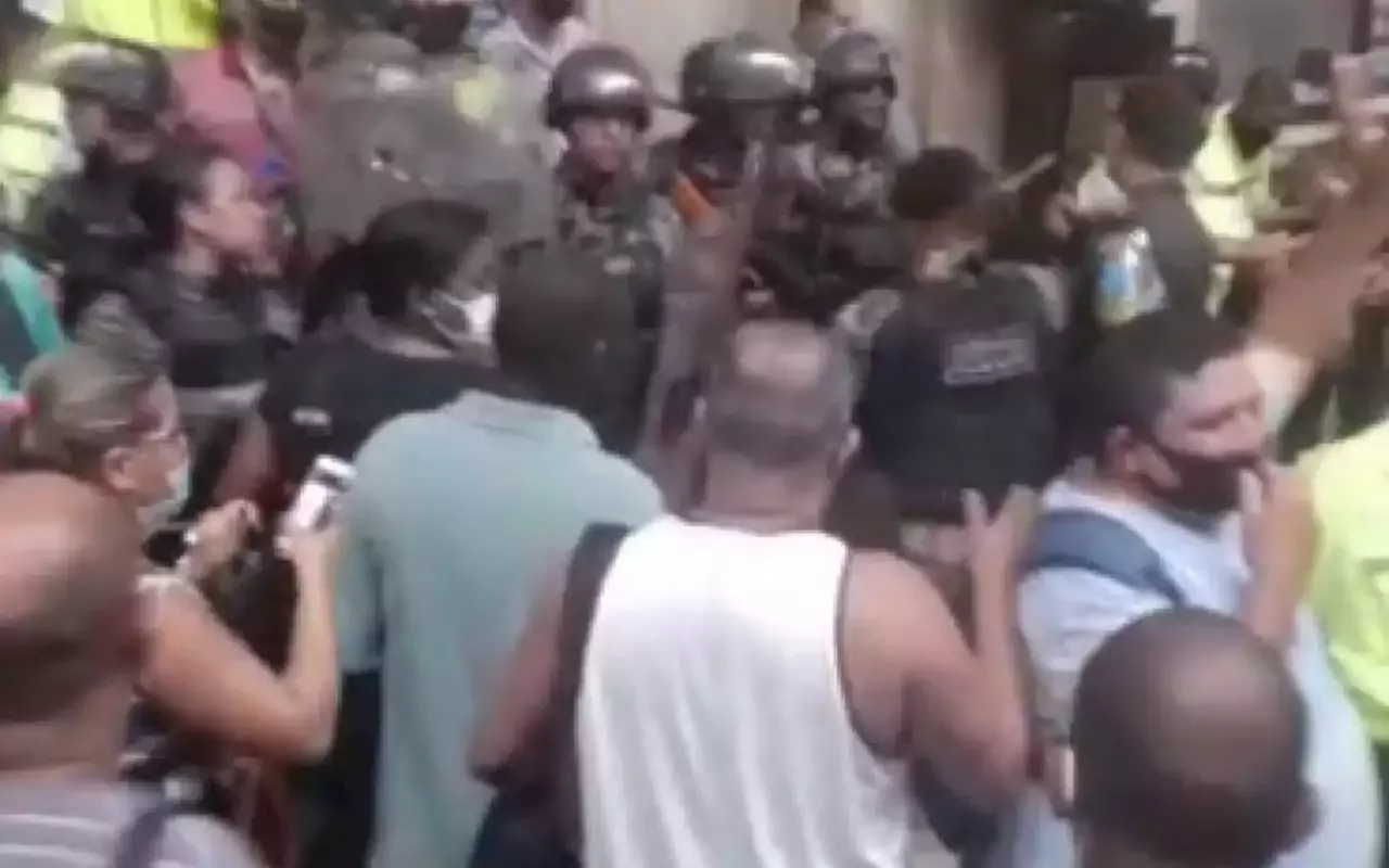 Partidas são suspensas na Central e passageiros de trens ficam revoltados | Rio de Janeiro | O Dia