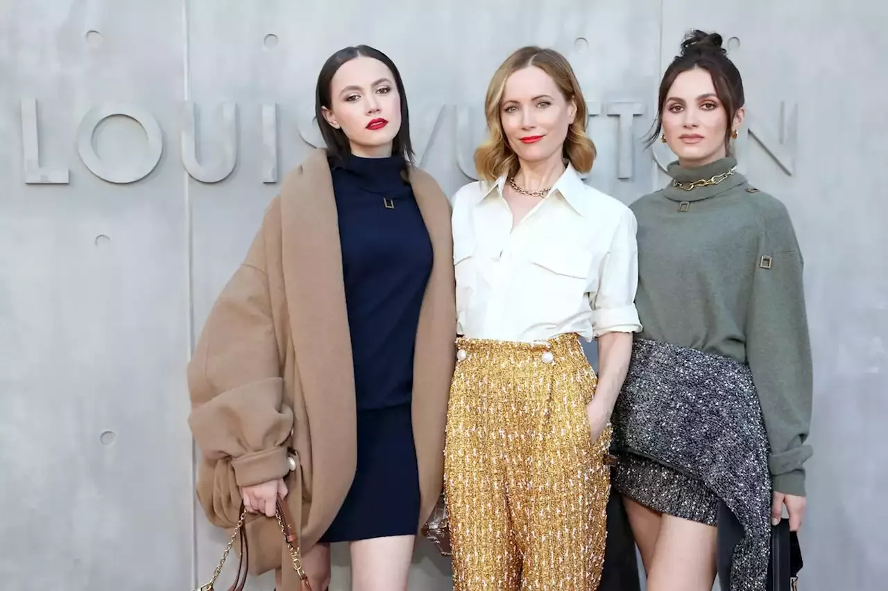 Maude And Iris Apatow Join Their Mom Leslie Mann For The Louis Vuitton  Resort Show