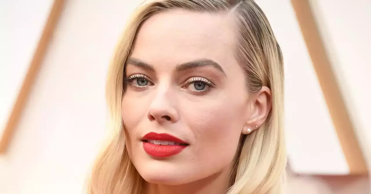 Surgeons reveal why Margot Robbie has the mostrequested face of the moment   Daily Mail Online