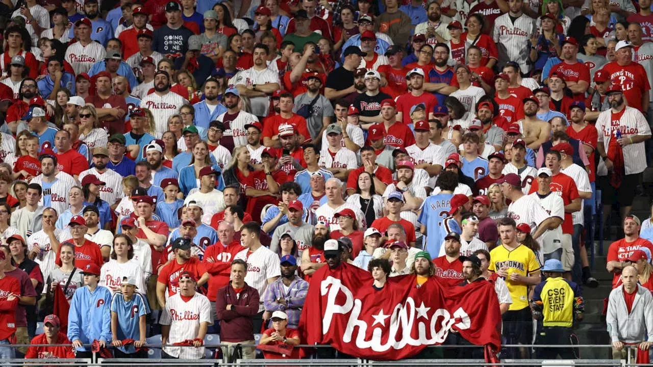 Phillies vs. Braves: Raul Ibanez, Gov. Josh Shapiro to throw out 1st pitch  for Game 3 - CBS Philadelphia
