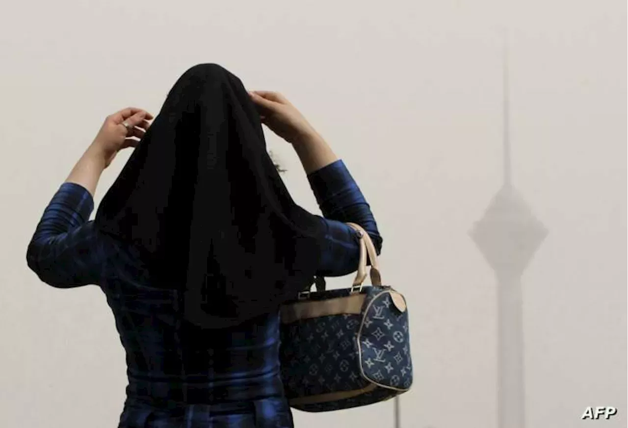 دبلة لويس فيتون ذهبي LV