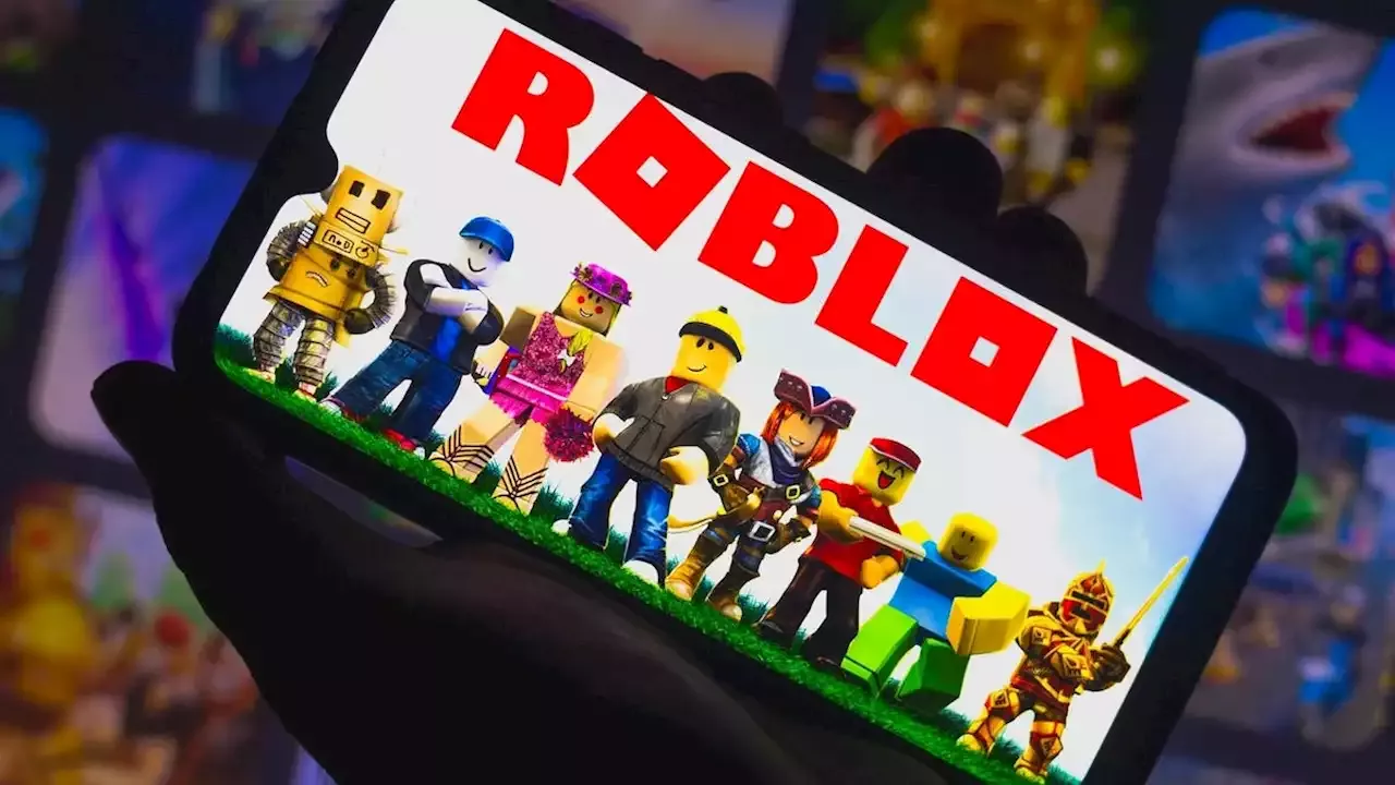 Roblox Is Being Handed $150 Million By Government After Bank Collapse,  Money Isn't Real