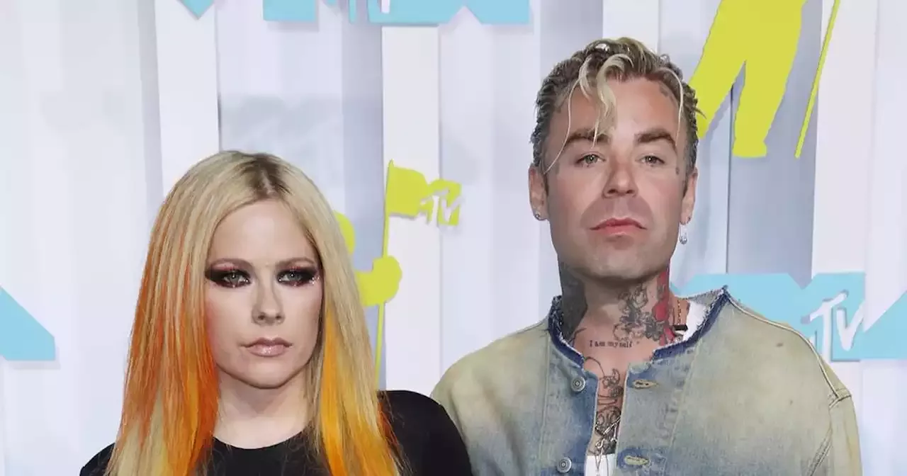 begrænse erindringsmønter Udvidelse Avril Lavigne and Mod Sun Were 'Estranged for Months' Before Split